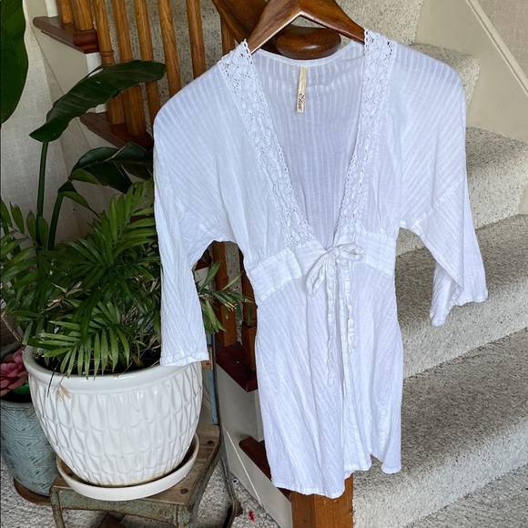 Elan Elegant White Lace Trim Swim Cover - Picture 2 of 12